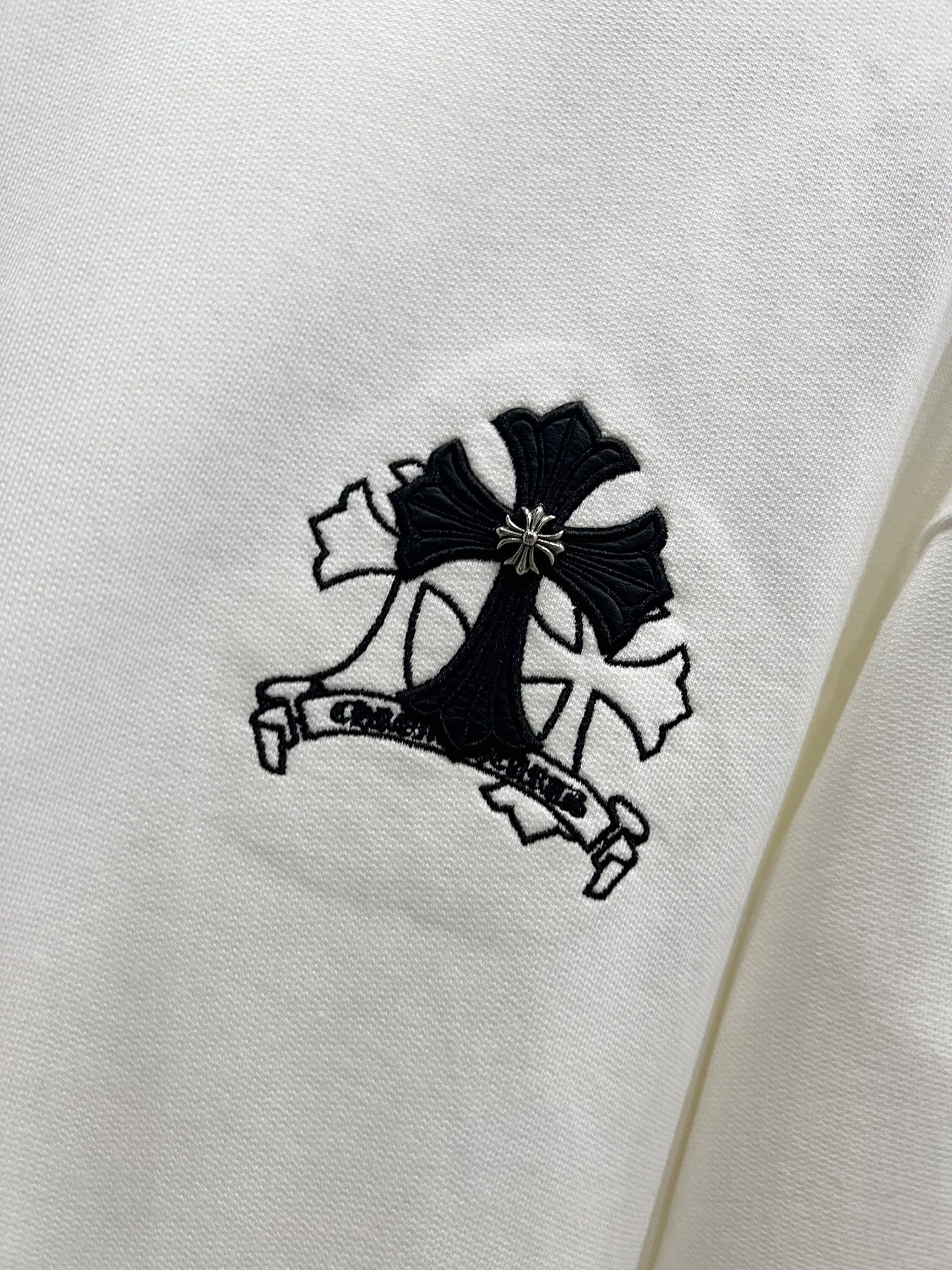 🅿️310 CH Cro 2025 Autumn and Winter New Customized 430g Double Yarn Fabric Round Neck Long Sleeve Sweater Chest Cross Pastel Embroidery Technology Classic Sanskrit Letters Embroidery Pastel + Hardware Design Technology High-end Version! The same loose version for men and women S M L XL XXL five sizes color black white